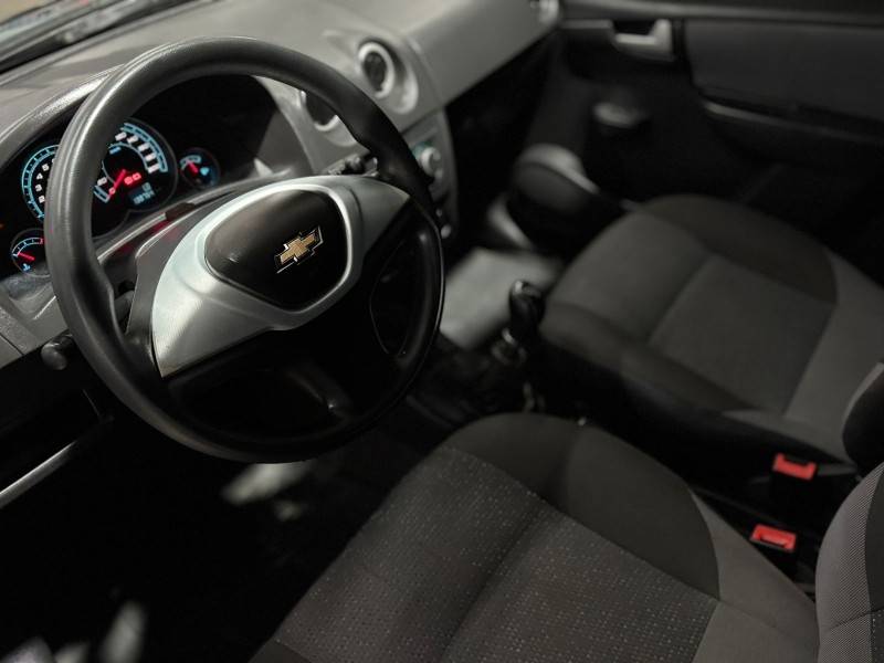 CHEVROLET - CELTA - 2012/2012 - Prata - R$ 33.900,00