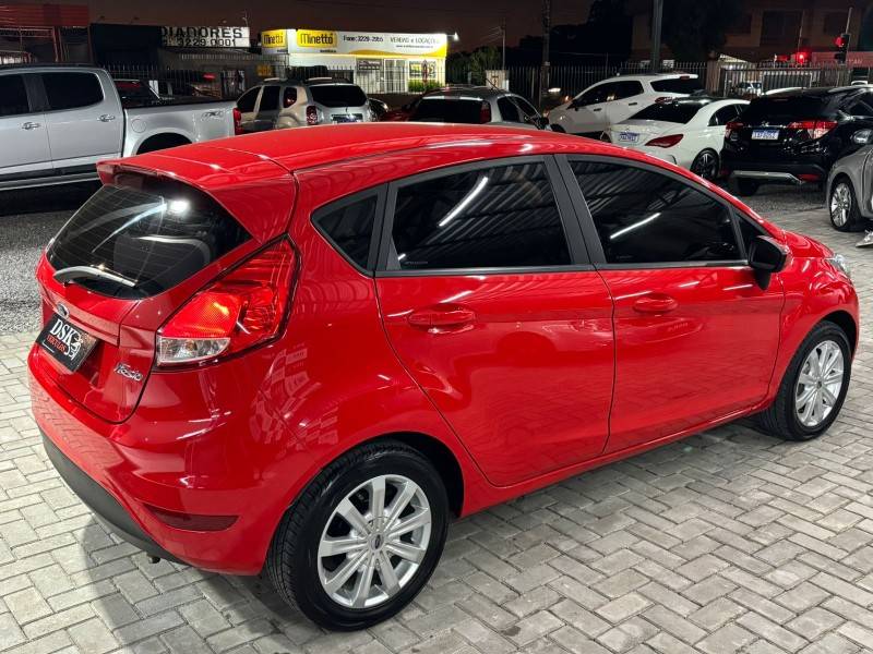 FORD - FIESTA - 2015/2015 - Vermelha - R$ 46.900,00
