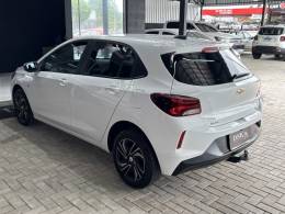 CHEVROLET - ONIX - 2023/2024 - Branca - R$ 82.900,00