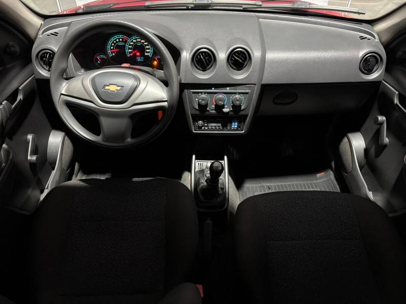 CHEVROLET - CELTA - 2013/2013 - Vermelha - R$ 27.900,00