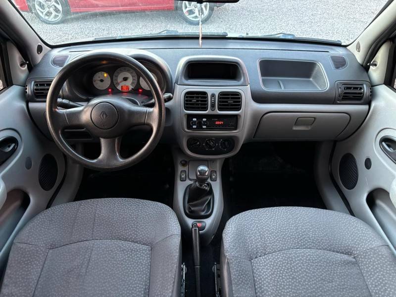 RENAULT - CLIO - 2006/2006 - Prata - R$ 19.900,00