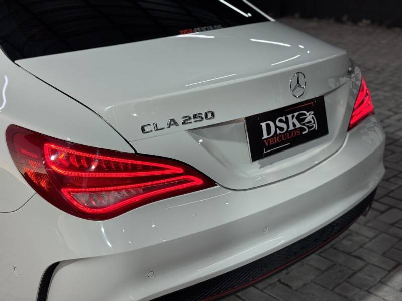 MERCEDES-BENZ - CLA 250 - 2015/2015 - Branca - R$ 149.900,00