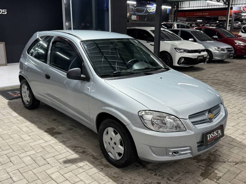 CHEVROLET - CELTA - 2007/2007 - Prata - R$ 19.900,00