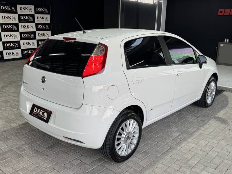 FIAT - PUNTO - 2010/2010 - Branca - R$ 34.900,00