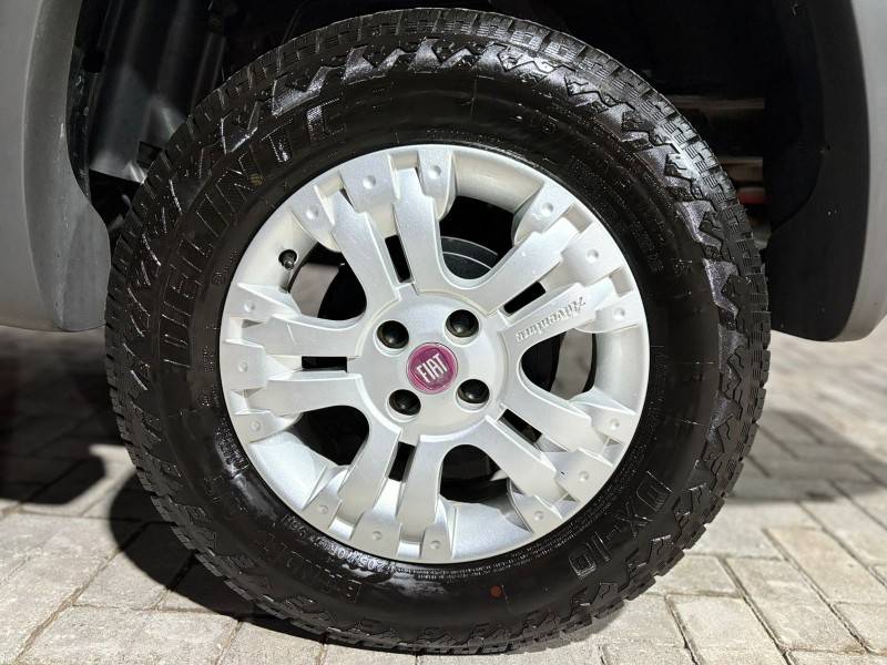 FIAT - STRADA - 2012/2012 - Vermelha - R$ 52.900,00