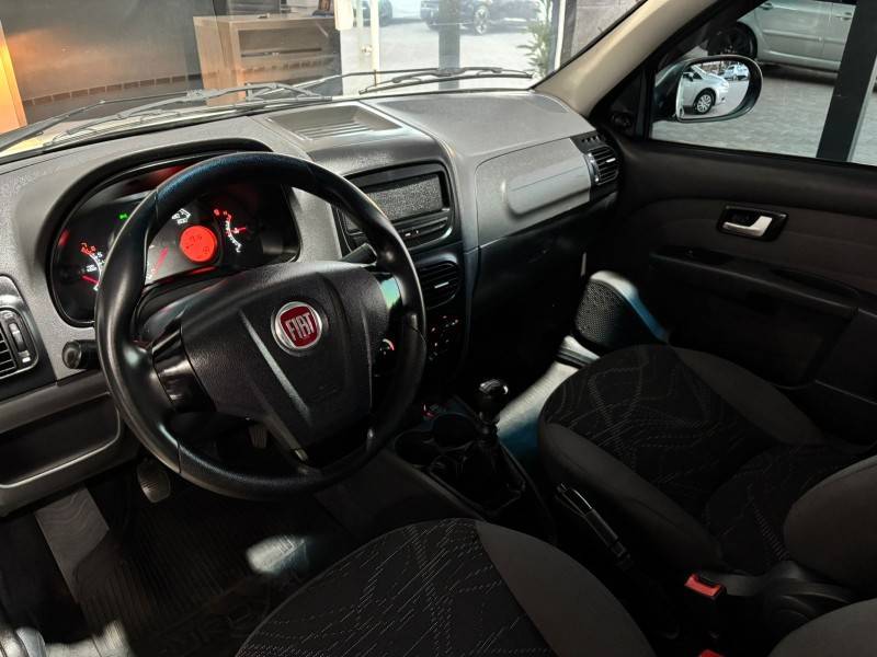 FIAT - STRADA - 2015/2015 - Branca - R$ 49.900,00