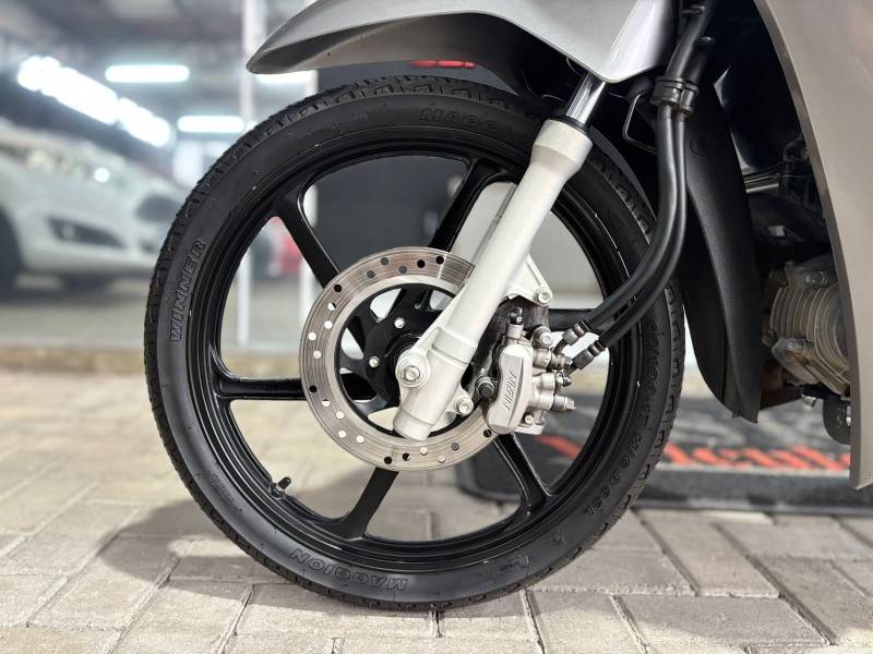 HONDA - BIZ 125 - 2019/2019 - Branca - R$ 14.900,00