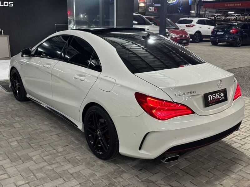 MERCEDES-BENZ - CLA 250 - 2015/2015 - Branca - R$ 145.900,00