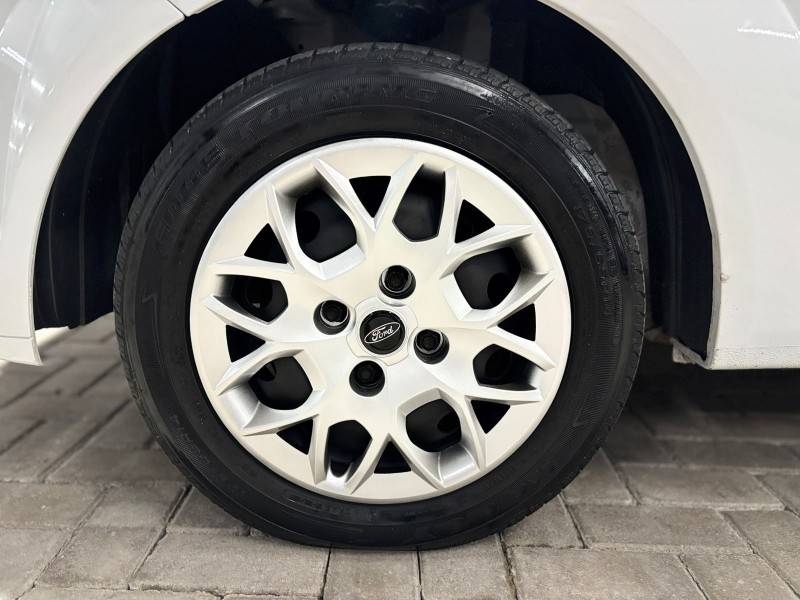 FORD - FIESTA - 2014/2014 - Branca - R$ 37.900,00