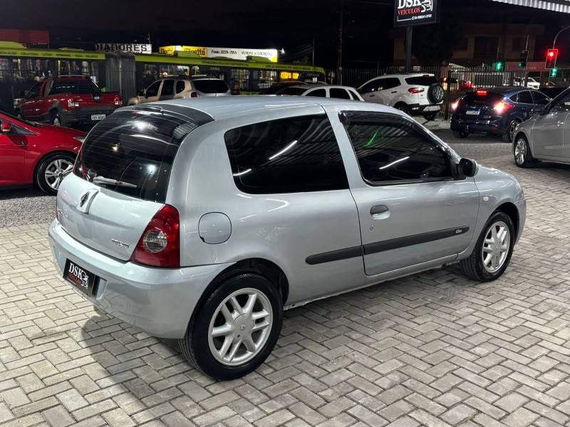 RENAULT - CLIO - 2006/2006 - Prata - R$ 20.900,00
