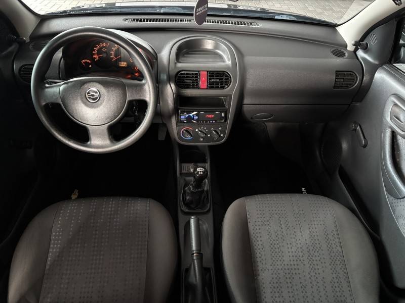 CHEVROLET - CORSA - 2008/2008 - Preta - R$ 24.900,00