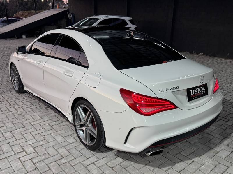 MERCEDES-BENZ - CLA 250 - 2015/2015 - Branca - R$ 149.900,00